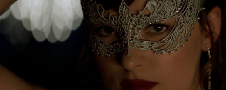 Christian Grey está voltando! Cinquenta Tons Mais Escuros ganha teaser e cartaz