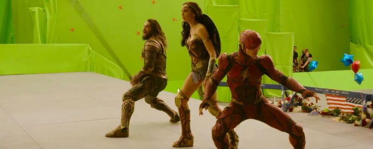 Liga da Justiça: Zack Snyder divulga vídeo de bastidores cheio de ação e erros de gravações