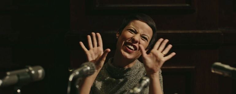 Na pele da maior cantora do Brasil, Andreia Horta canta, encanta e faz barraco no primeiro trailer de Elis