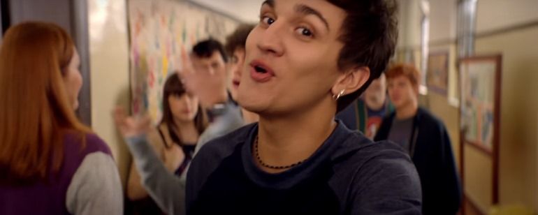 Christian Figueiredo divulga clipe com cenas da comédia Eu Fico Loko