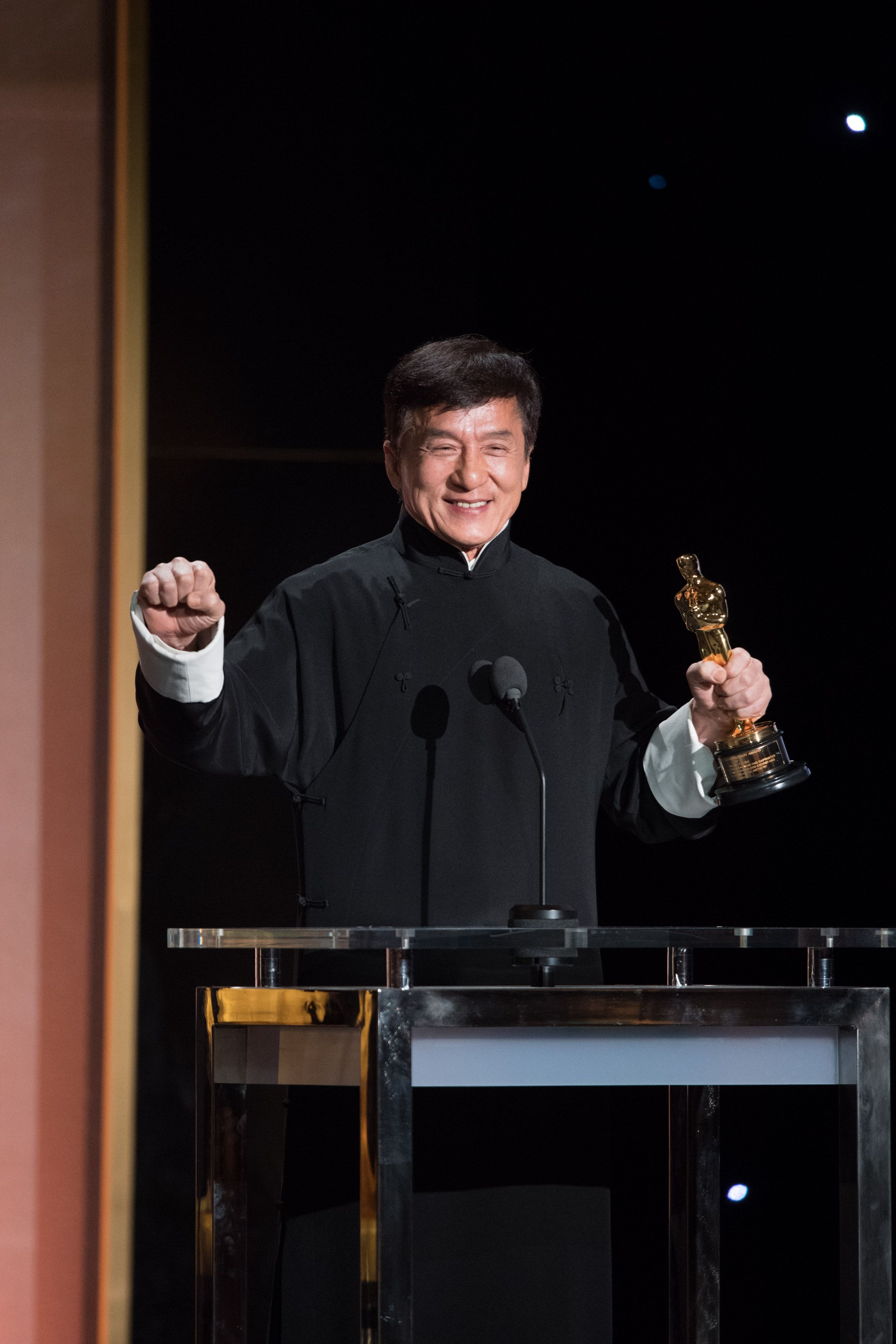 Jackie Chan recebe Oscar honorário! AdoroCinema