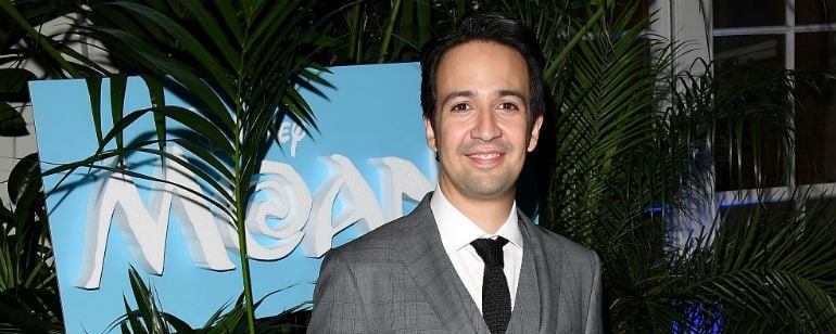 Lin-Manuel Miranda vai produzir filme e série inspirados na trilogia A Crônica do Matador do Rei