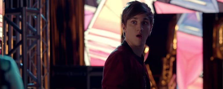 Saiu o trailer de Eu Fico Loko, comédia sobre a adolescência do youtuber Christian Figueredo