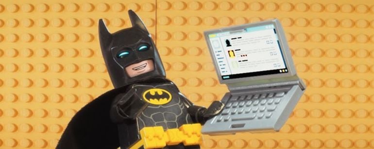 Liga da Justiça? Esquadrão Suicida? Que nada... Novo cartaz de LEGO Batman: O Filme apresenta a maior reunião de heróis e vilões já vista