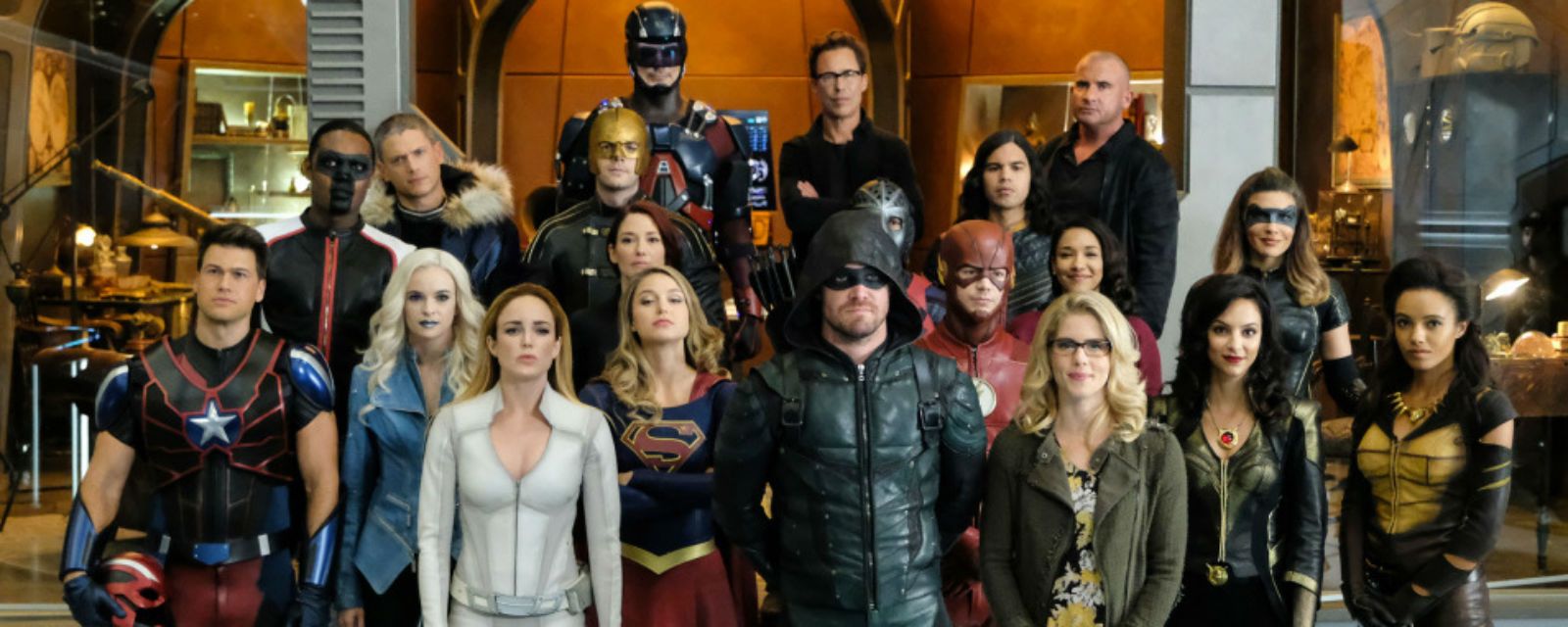 Crise na Terra X Ação, emoção e reviravoltas no crossover de Arrow, The Flash, Supergirl e Crise na Terra X Ação, emoção e reviravoltas no crossover de Arrow, The Flash, Supergirl e