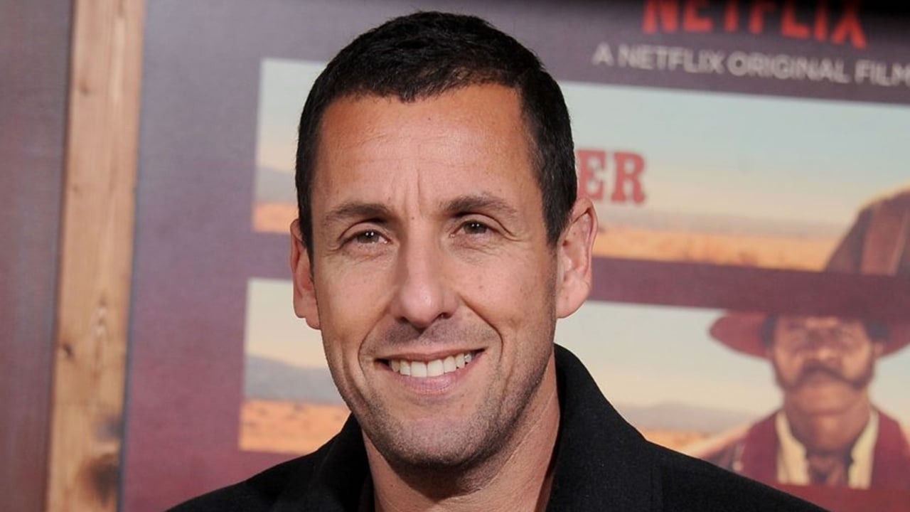 Adam Sandler quer salvar o Halloween em nova comédia da Netflix