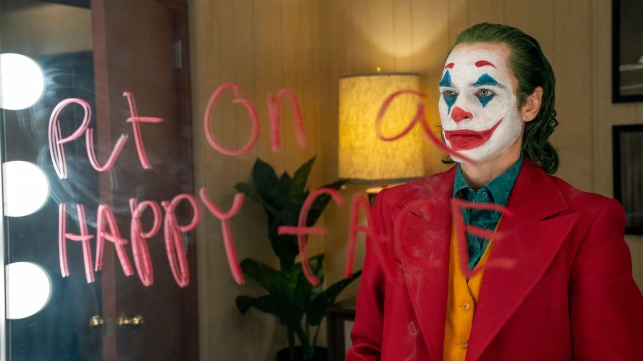Coringa Joaquin Phoenix Pede Que Voce Faca Uma Cara Feliz Em Novos Cartazes Do Filme Noticias De Cinema Adorocinema