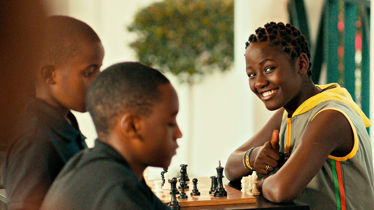 Rainha de Katwe' mostra a vida de Phiona que sonha em jogar xadrez