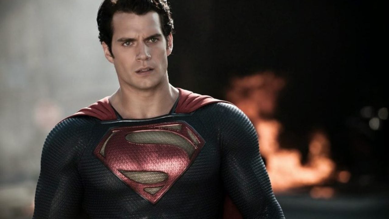 Henry Cavill fala sobre oportunidade de interpretar Superman novamente; diz  que tem contrato para pelo menos mais um filme