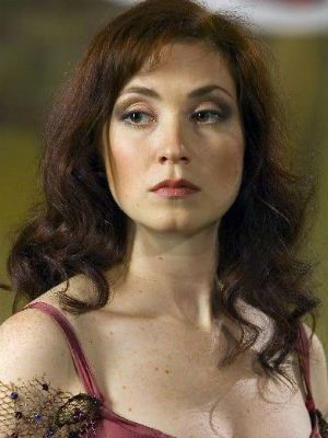 Kokraklar orasiga qol urish MenstrĂ¼el chashka bilan jinsiy aloqa