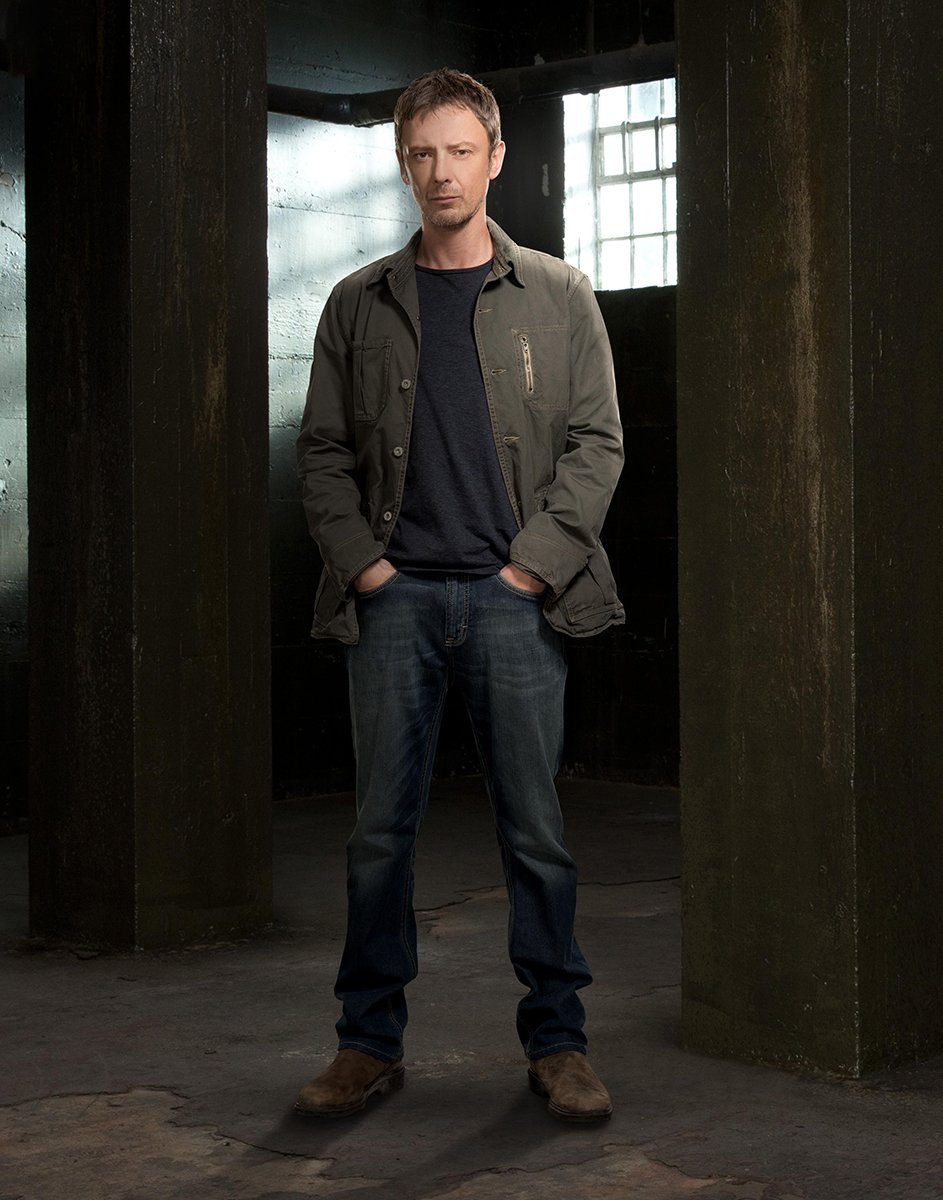 Intruders : Fotos John Simm - 22 no 31 - AdoroCinema