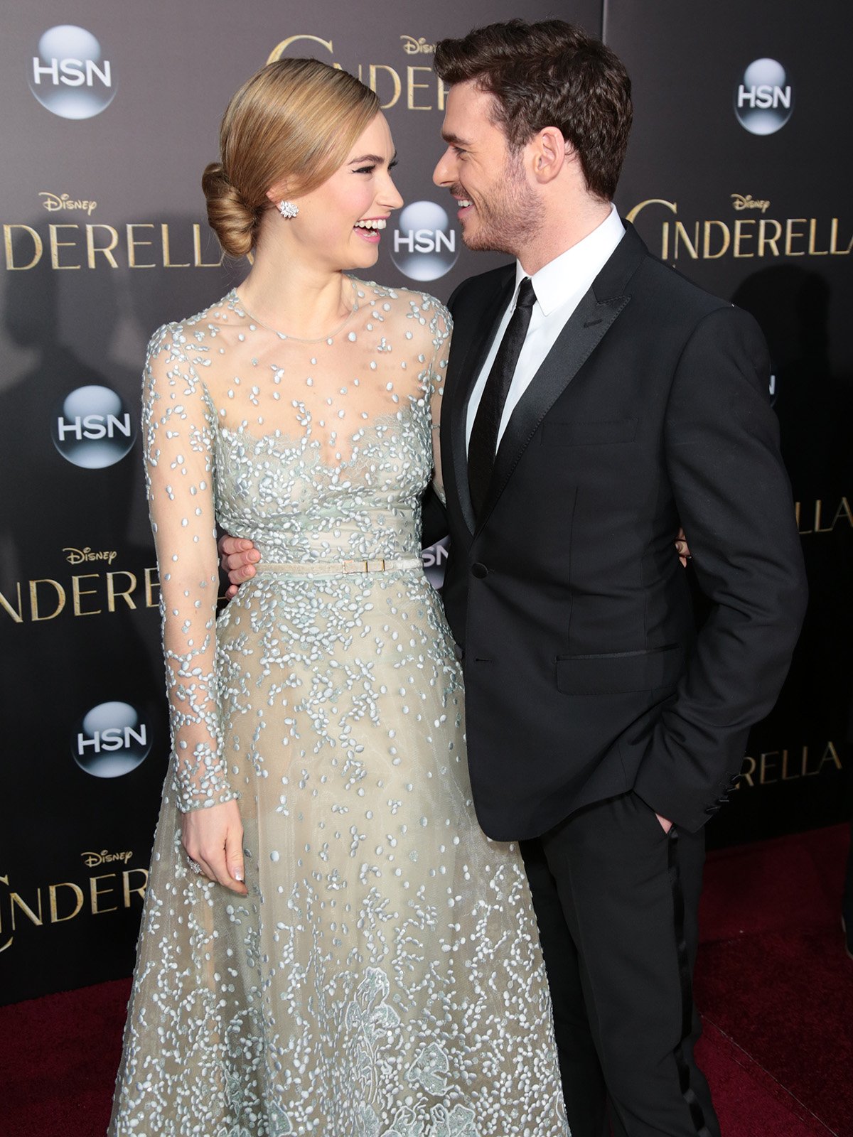 Foto de Richard Madden - Cinderela : Revista Richard Madden, Lily James -  Foto 51 de 100 - AdoroCinema