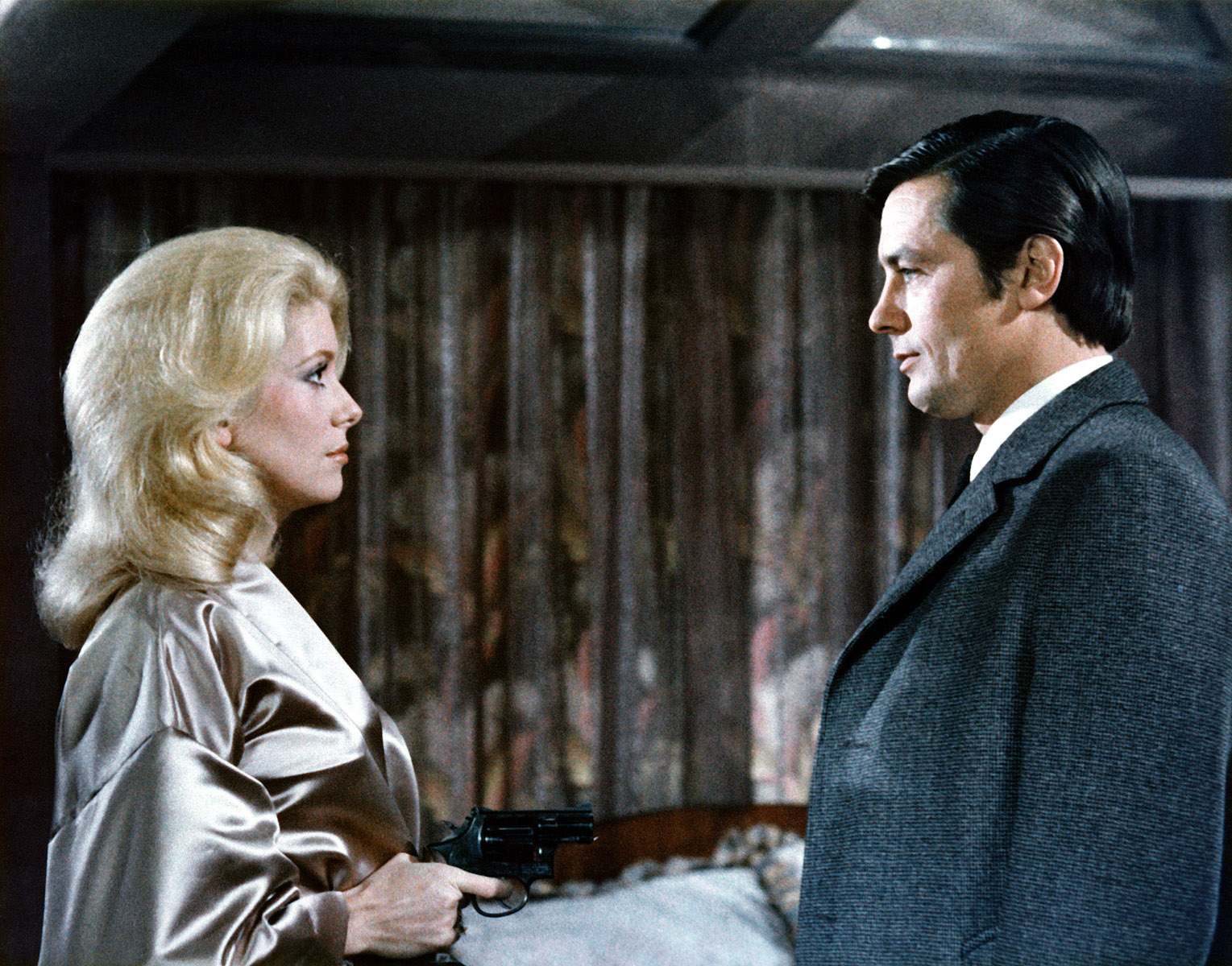 Foto de Alain Delon - Expresso para Bordeaux : Fotos Alain Delon, Catherine  Deneuve - Foto 144 de 231 - AdoroCinema