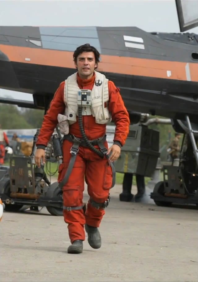 Foto de Oscar Isaac - Star Wars: O Despertar da Força : Foto Oscar Isaac -  AdoroCinema