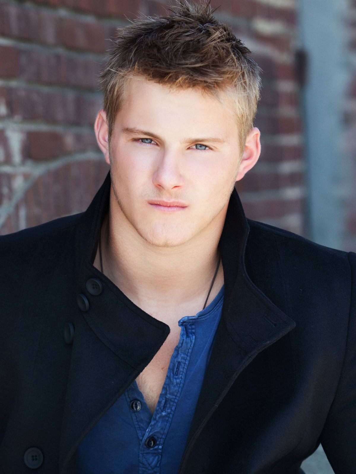 Alexander Ludwig: ator de Vikings e Os Jogos da Fome