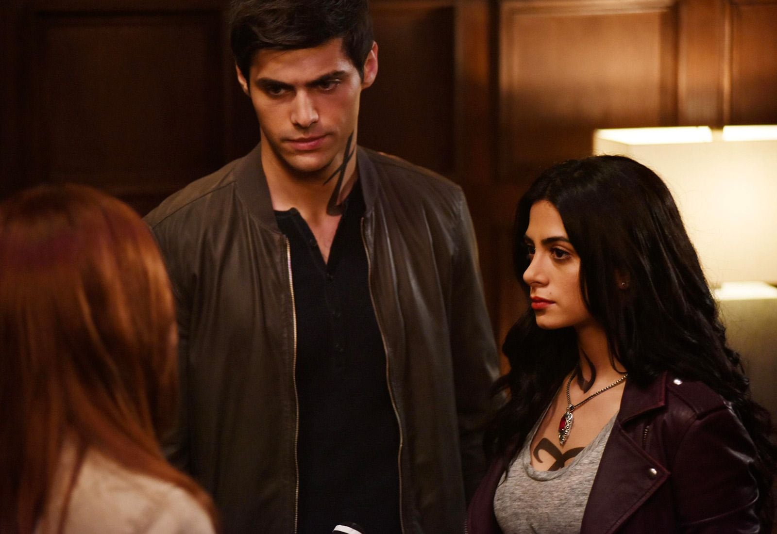 Foto de Emeraude Toubia - Shadowhunters : Fotos Matthew Daddario ...