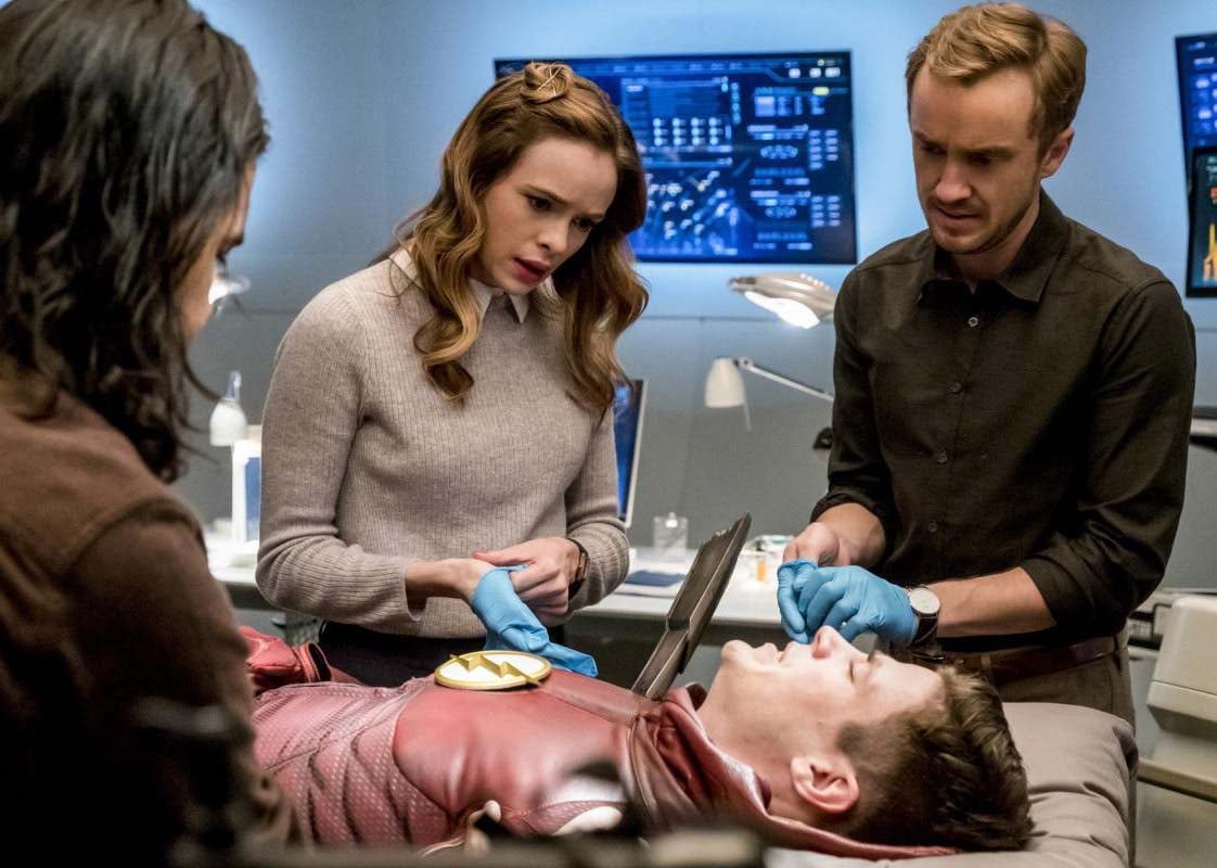 Foto De Tom Felton The Flash 2014 Fotos Danielle Panabaker Carlos Valdes Tom Felton 5254