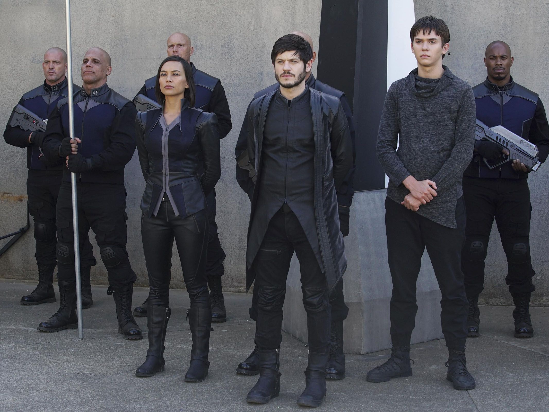 Marvel's Inhumans : Marvel's Inhumans : Fotos Iwan Rheon, Ari Dalbert ...