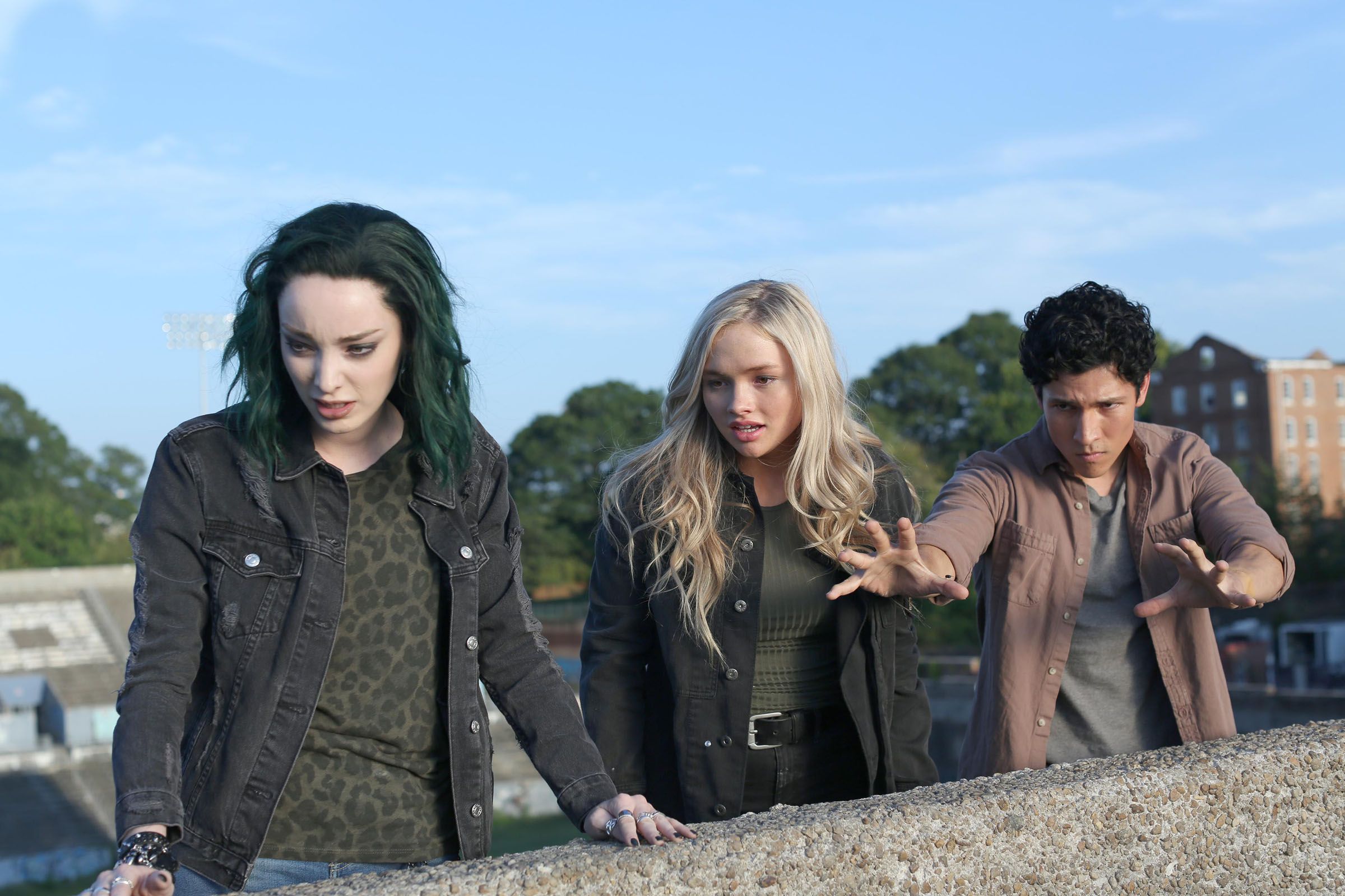 The gifted сериал. Сериал одарённые полярис тюрьма. Одаренные сериал лорен и маркос. Одаренные сериал. Одаренные 1 сезон лорна.