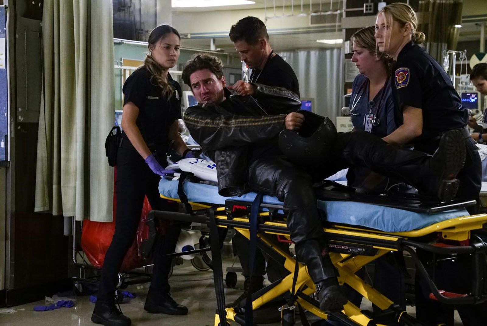 Code Black : Code Black : Fotos Rob Lowe, Moon Bloodgood - 46 no 112 ...