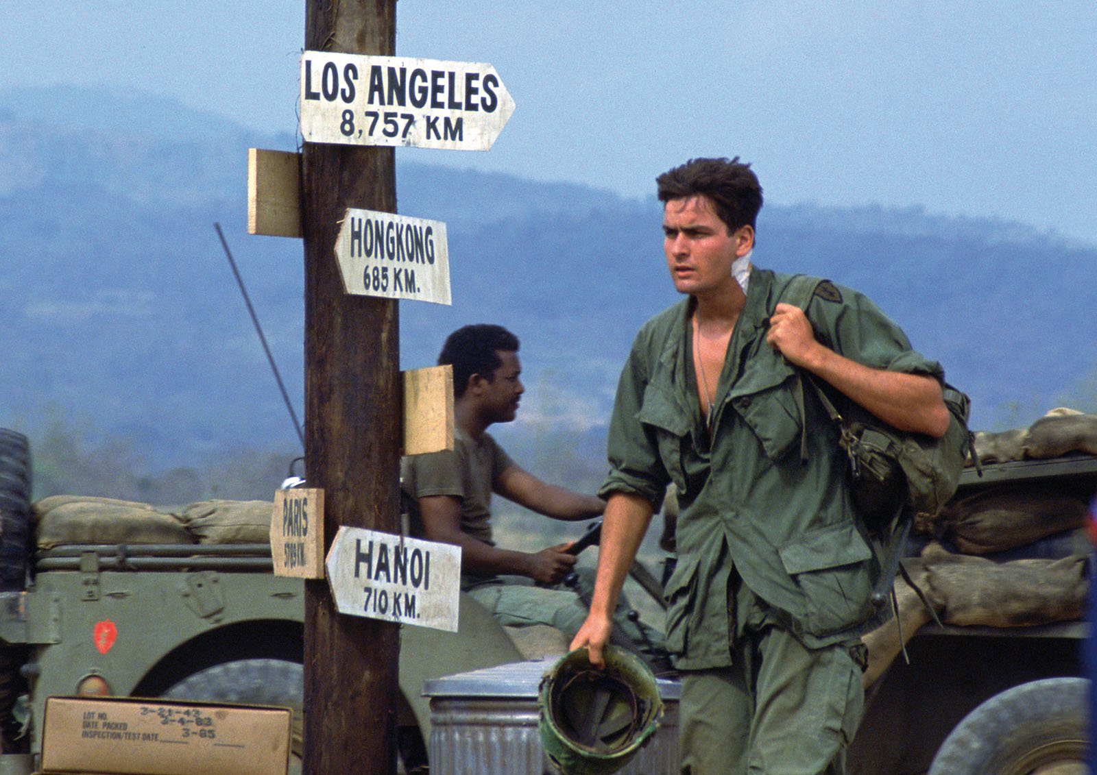 Foto de Charlie Sheen - Platoon : Fotos Charlie Sheen - Foto 19 de 231 -  AdoroCinema