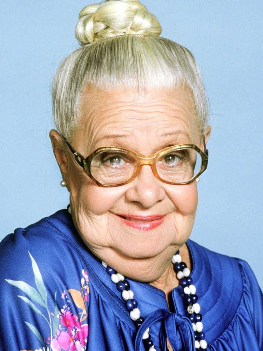 Nedra Volz - AdoroCinema