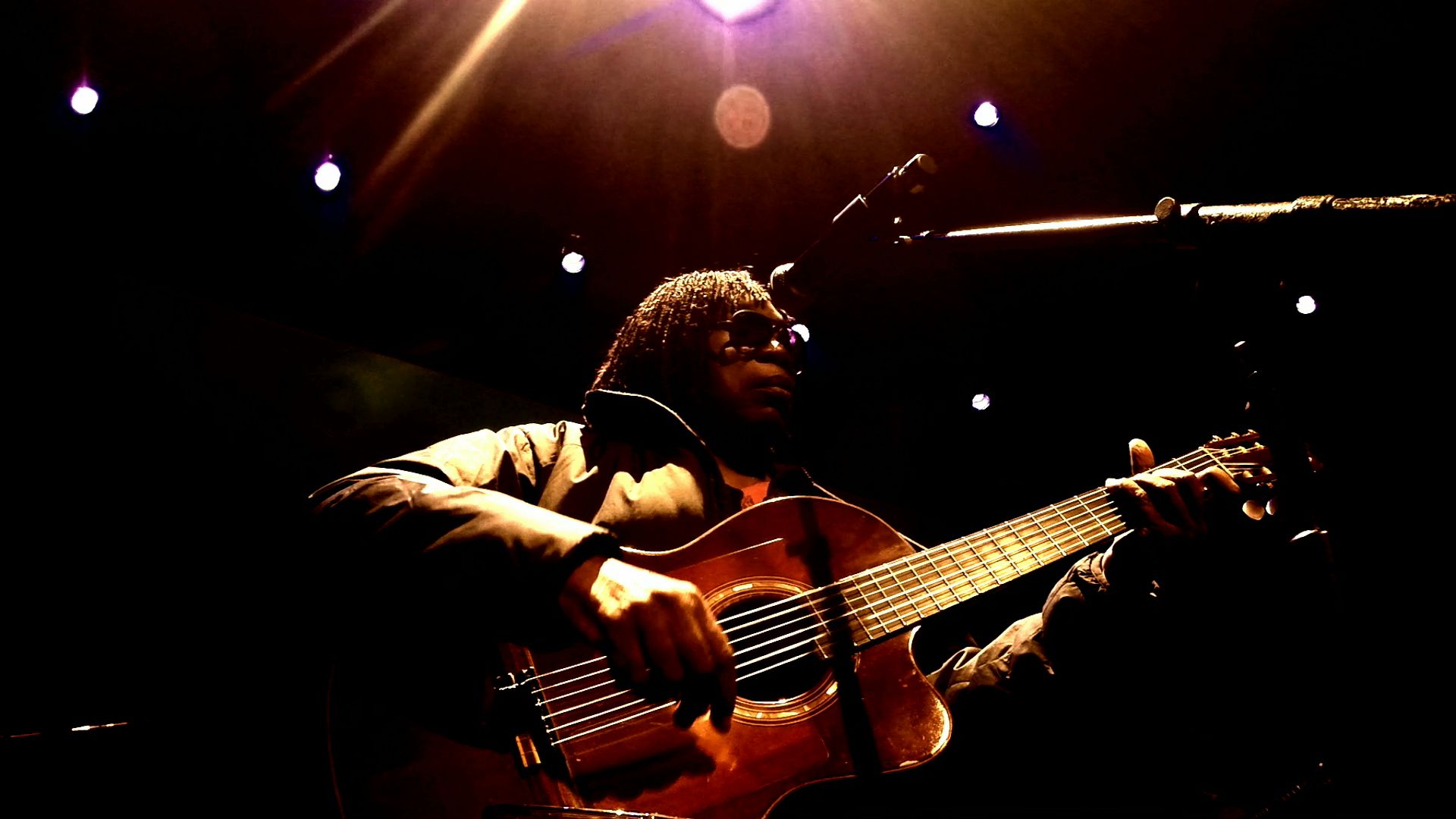 Milton Nascimento Intimidade e Poesia Milton Nascimento Intimidade e Poesia Foto 3 no 4 Milton Nascimento Intimidade e Poesia Milton Nascimento Intimidade e Poesia Foto 3 no 4