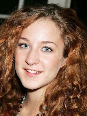 Hallee Hirsh - AdoroCinema