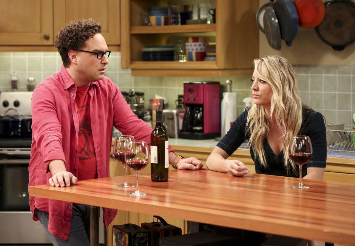 The Big Bang Theory : The Big Bang Theory : Fotos Kaley Cuoco, Johnny ...