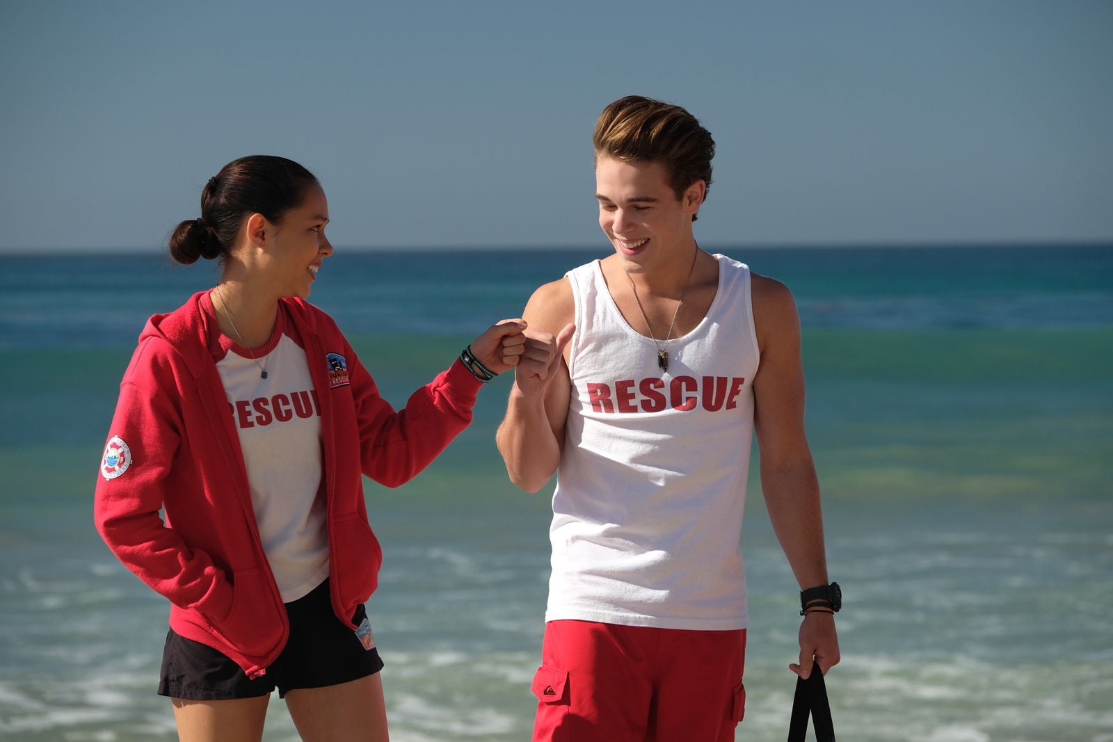 Resgate em Malibu: A Série : Fotos Breanna Yde, Ricardo Hurtado - 10 no ...