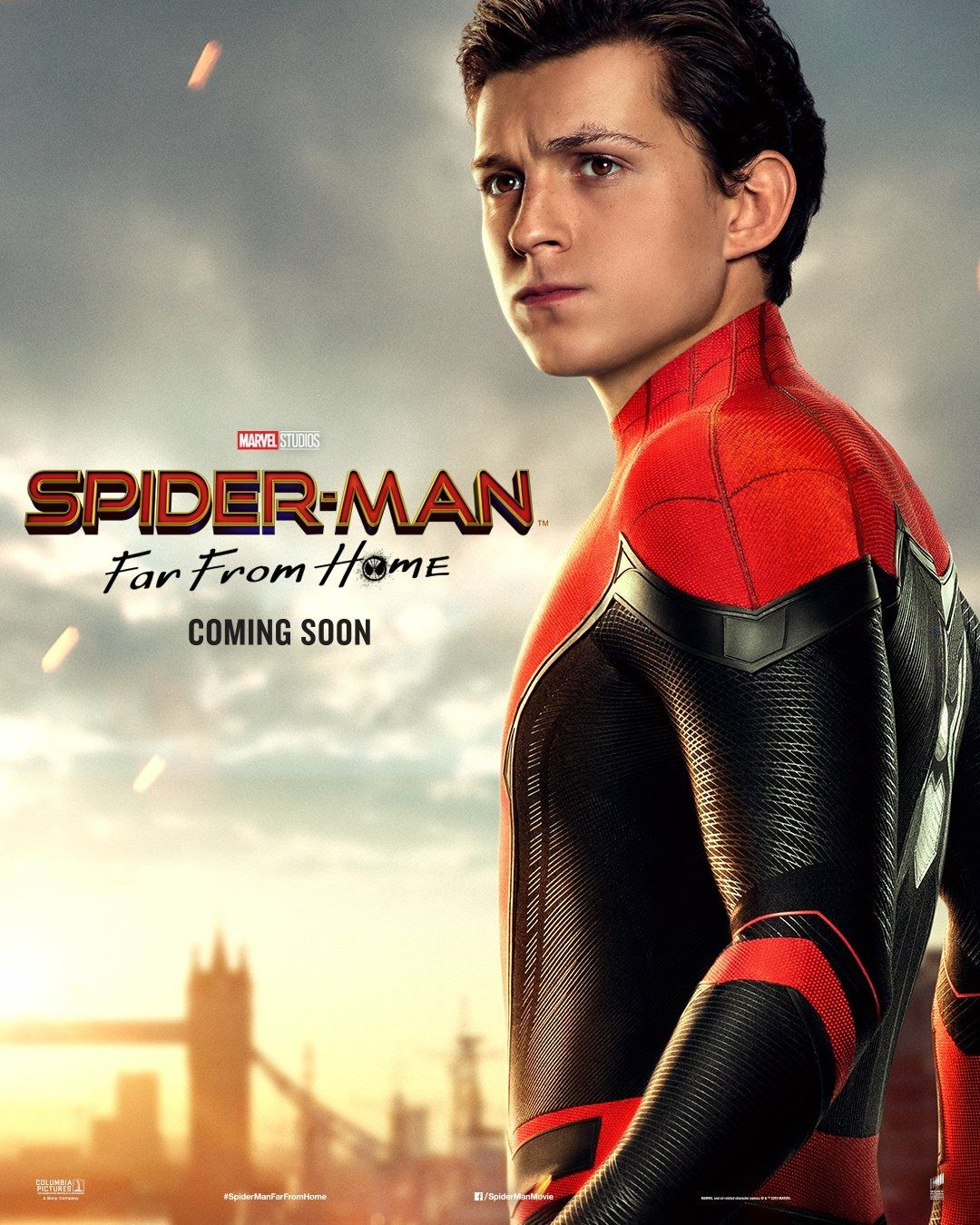 Homem-Aranha: Longe de Casa  Tom Holland divulga novos cartazes do filme