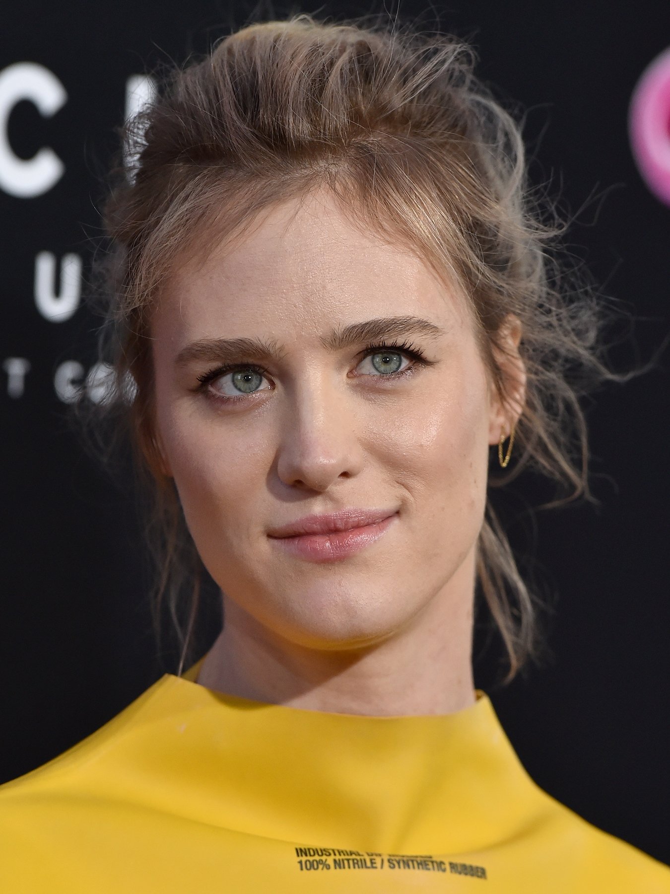 Mackenzie Davis blade runner