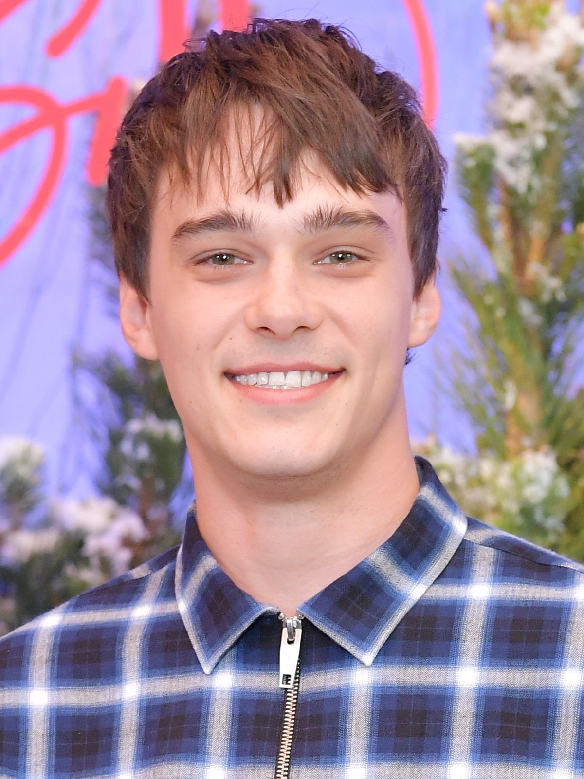 Mitchell Hope AdoroCinema