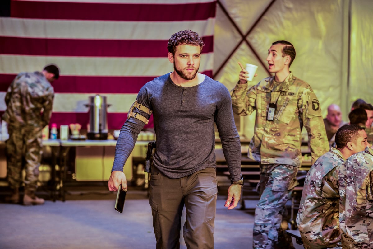 SEAL Team Foto Max Thieriot 3 no 289 AdoroCinema