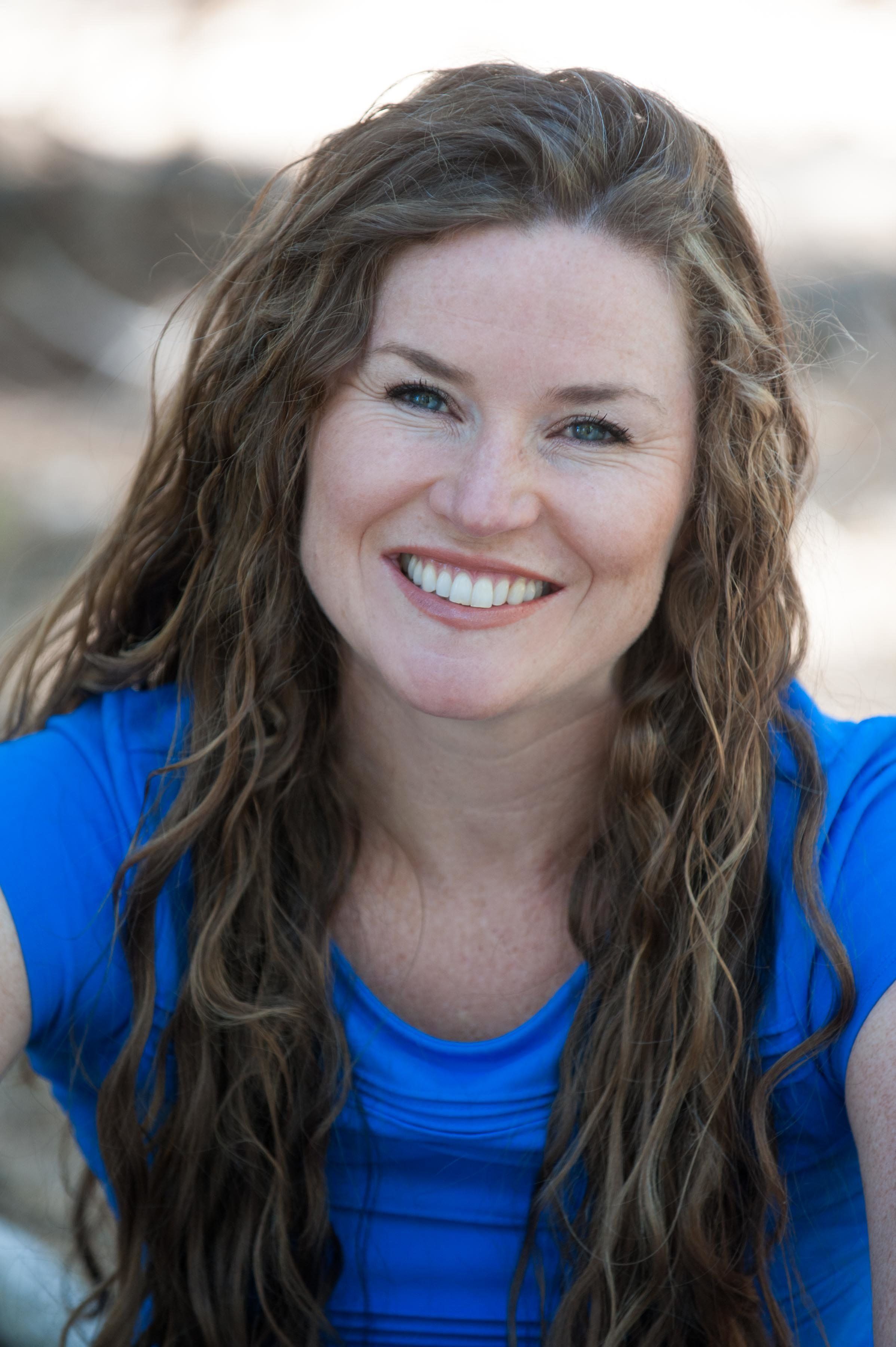 Emily Davis Birthday Real Name Age Weight Height Family Facts Images