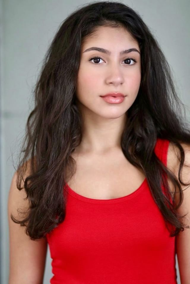 Isabella Ferreira Adorocinema