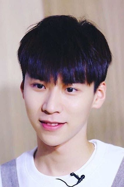 Bowen Wang - AdoroCinema