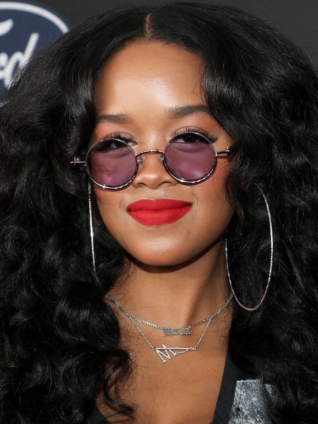 H.E.R. - AdoroCinema