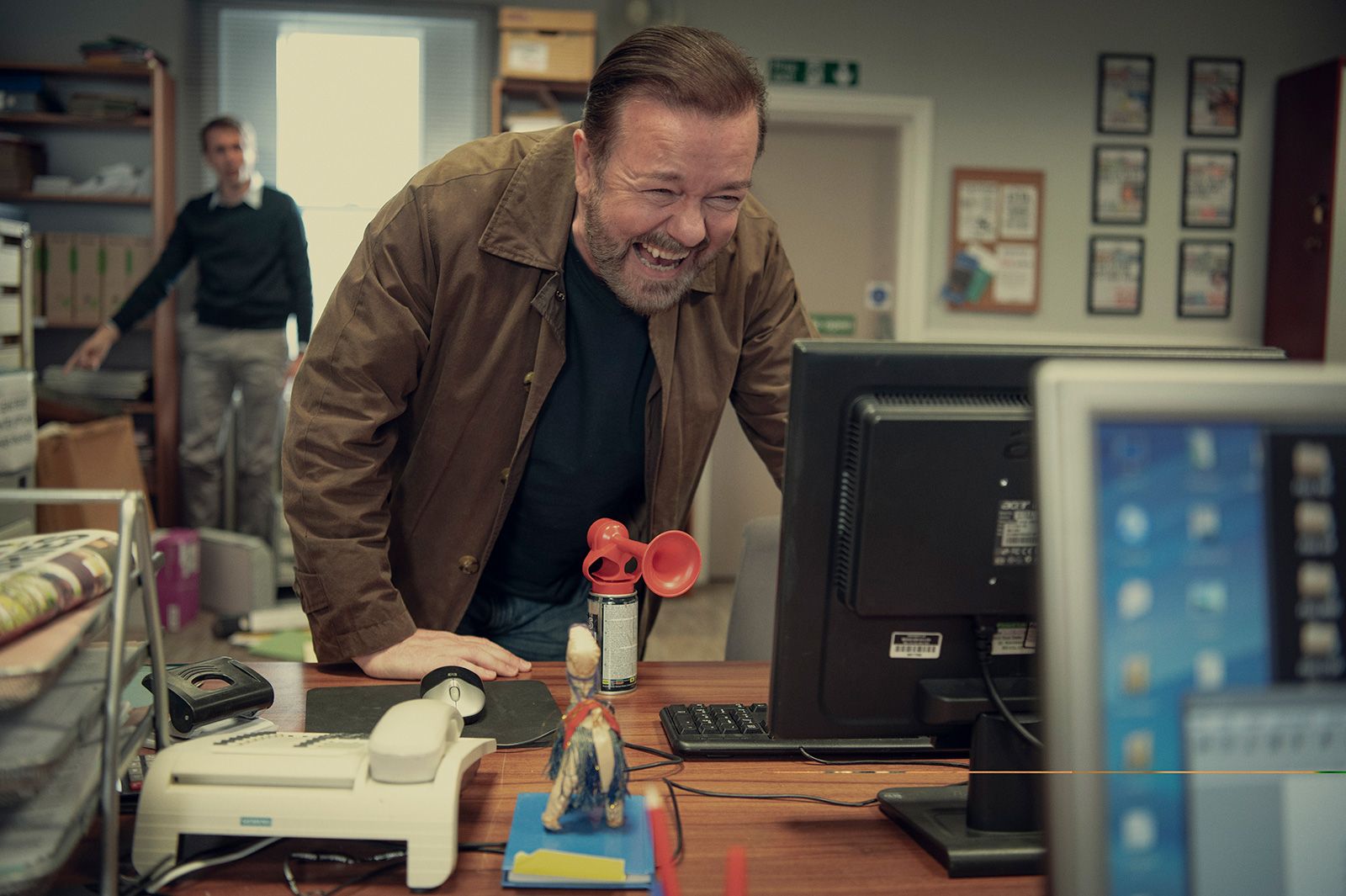 After Life : Fotos Ricky Gervais - 1 no 25 - AdoroCinema