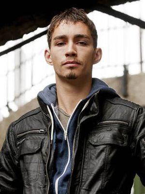 Pôster Love/Hate - Pôster 1 no 2 - AdoroCinema