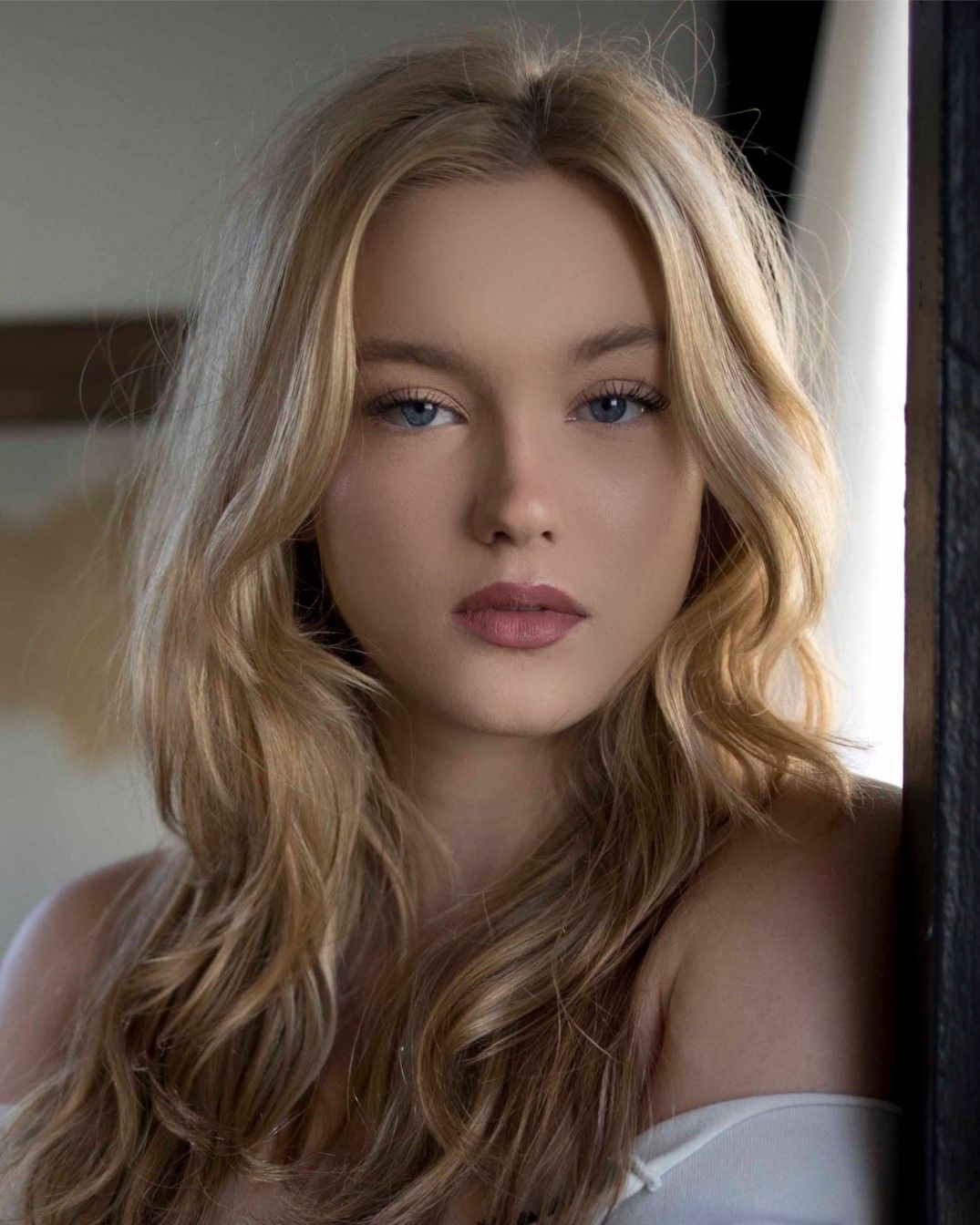 Chloe Rose Robertson - AdoroCinema