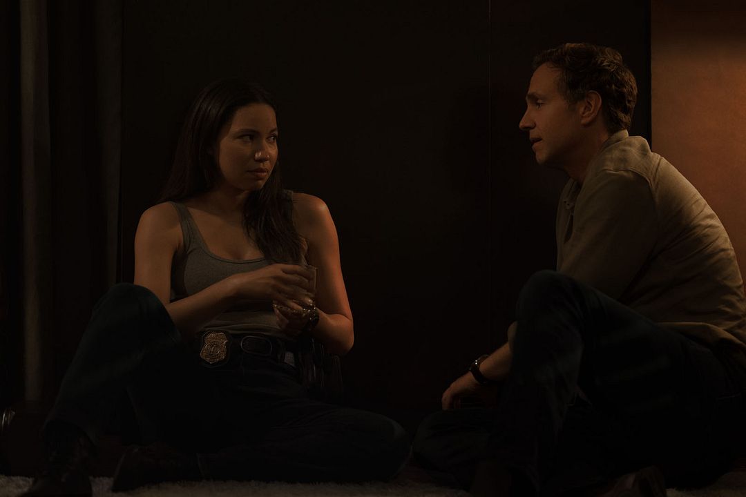 Fotos Rafe Spall, Jurnee Smollett