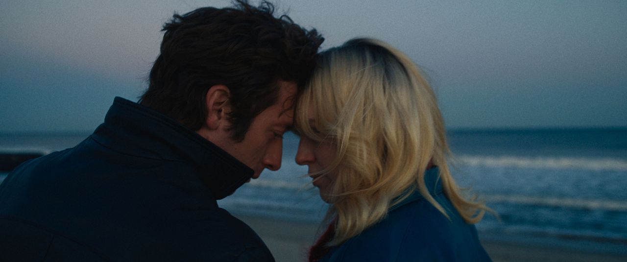 Springsteen: Salve-me do Desconhecido : Fotos Jeremy Allen White, Odessa Young
