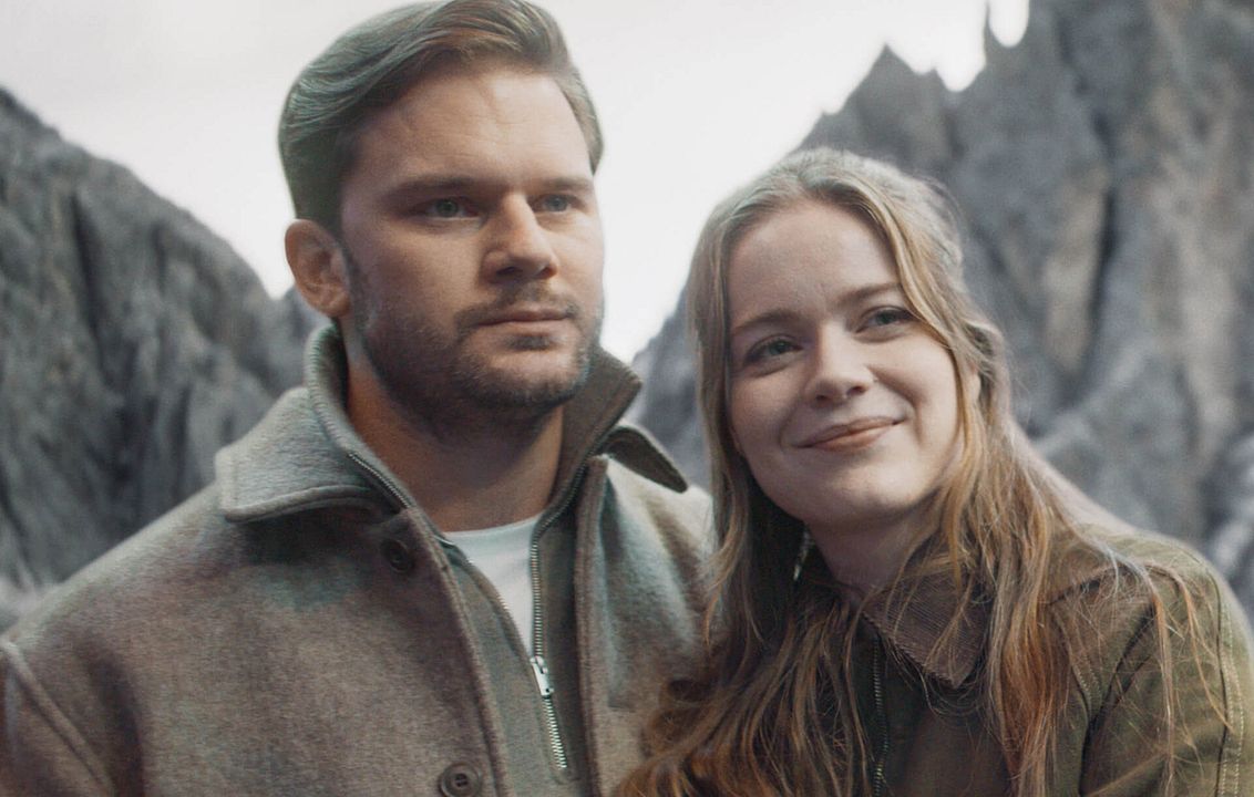 Turbulência : Fotos Hera Hilmar, Jeremy Irvine