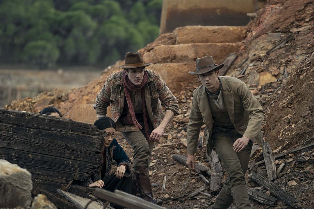 Fotos Hero Fiennes Tiffin, Dónal Finn