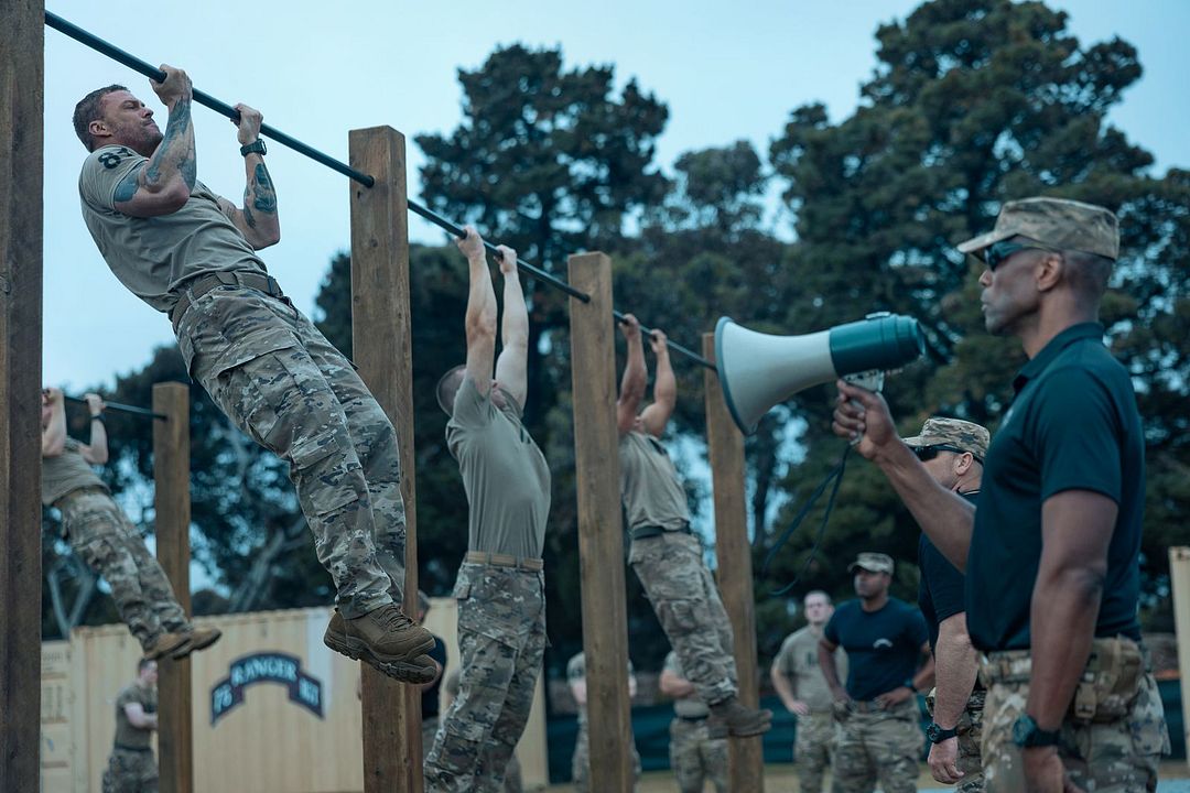 Máquina de Guerra : Fotos Alan Ritchson, Christopher Kirby