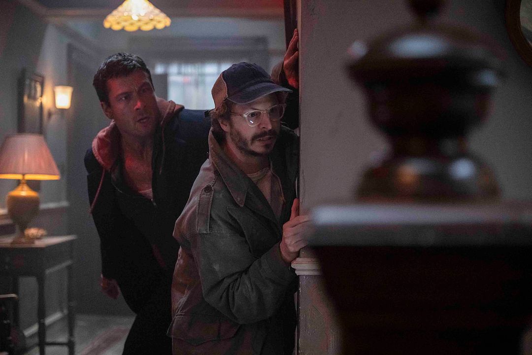 O Sobrevivente : Fotos Michael Cera, Glen Powell
