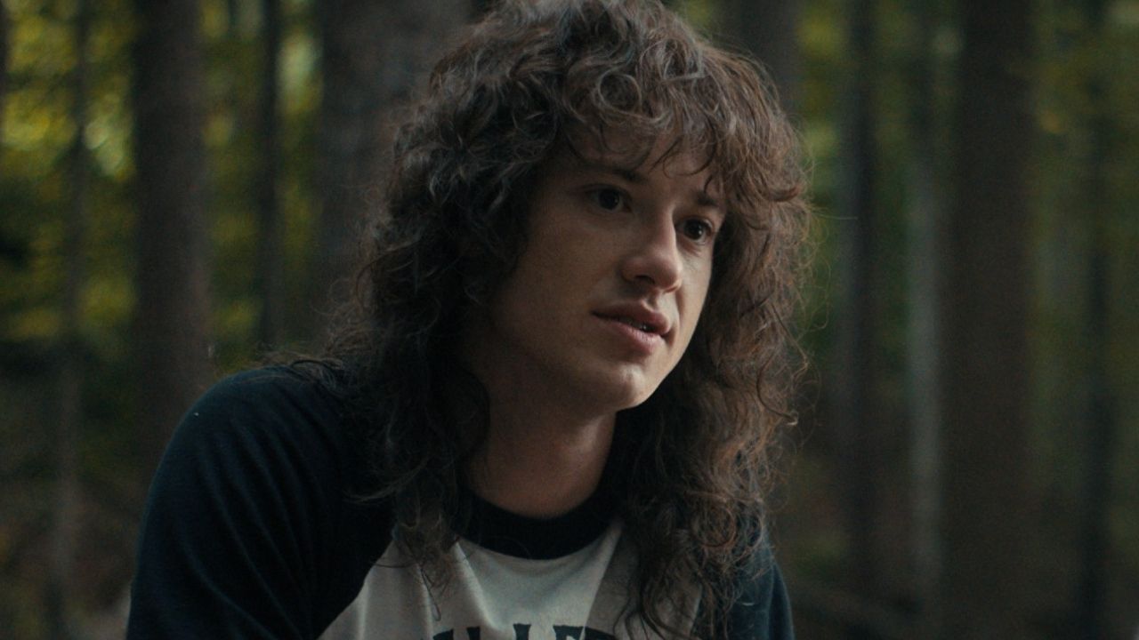 Stranger Things: A morte de Eddie foi sofrida, mas você vai descobrir que o  passado dele também foi trágico - Notícias Série - como visto na Web -  AdoroCinema