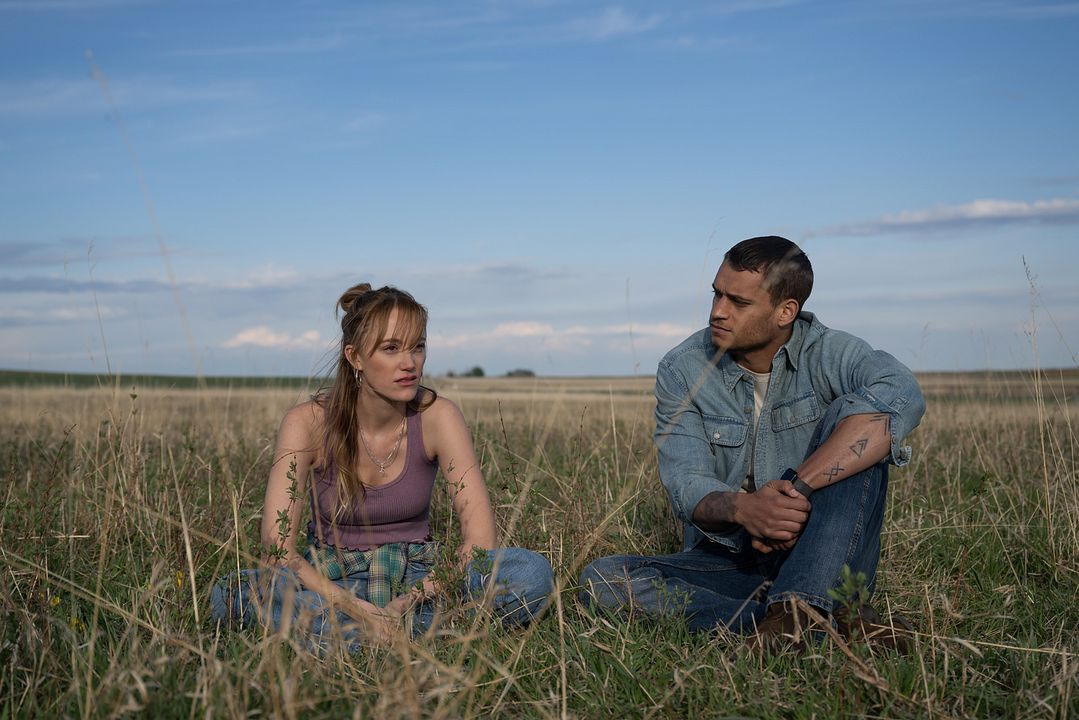 Uma Segunda Chance : Fotos Maika Monroe, Tyriq Withers