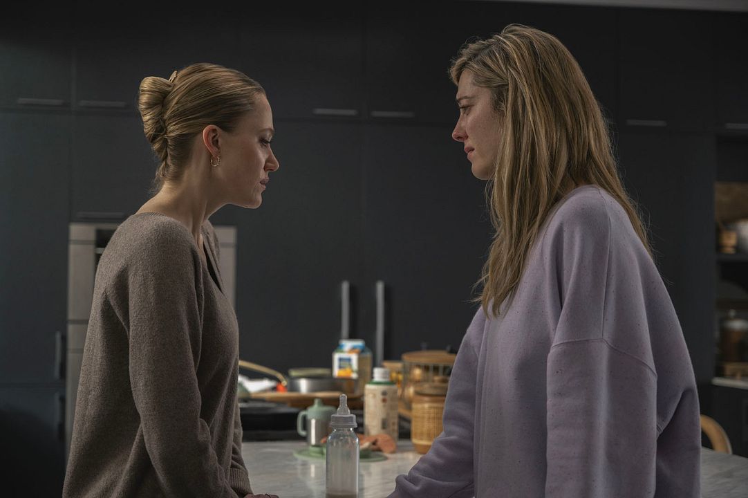 A Mão Que Balança o Berço : Fotos Mary Elizabeth Winstead, Maika Monroe